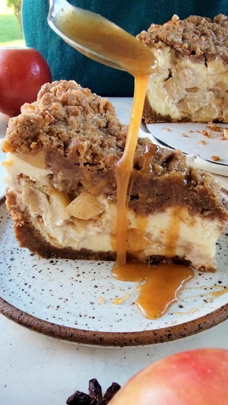 Apple Crumble Cheesecake