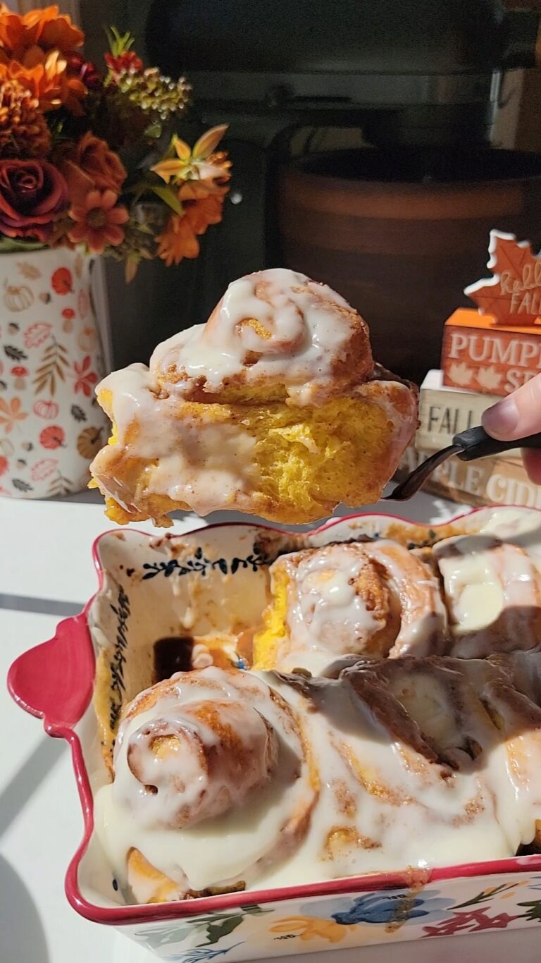 Homemade Pumpkin Cinnamon Rolls
