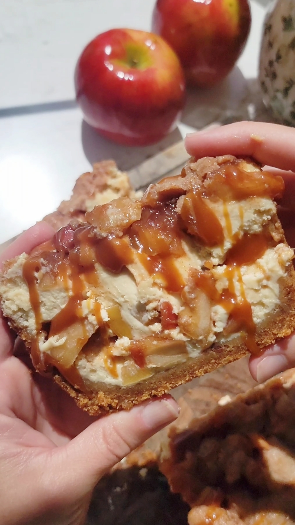 Apple Pie Cheesecake Bars